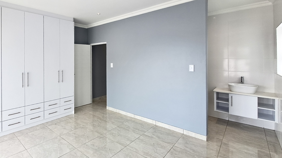 3 Bedroom Property for Sale in Golden Mile Western Cape